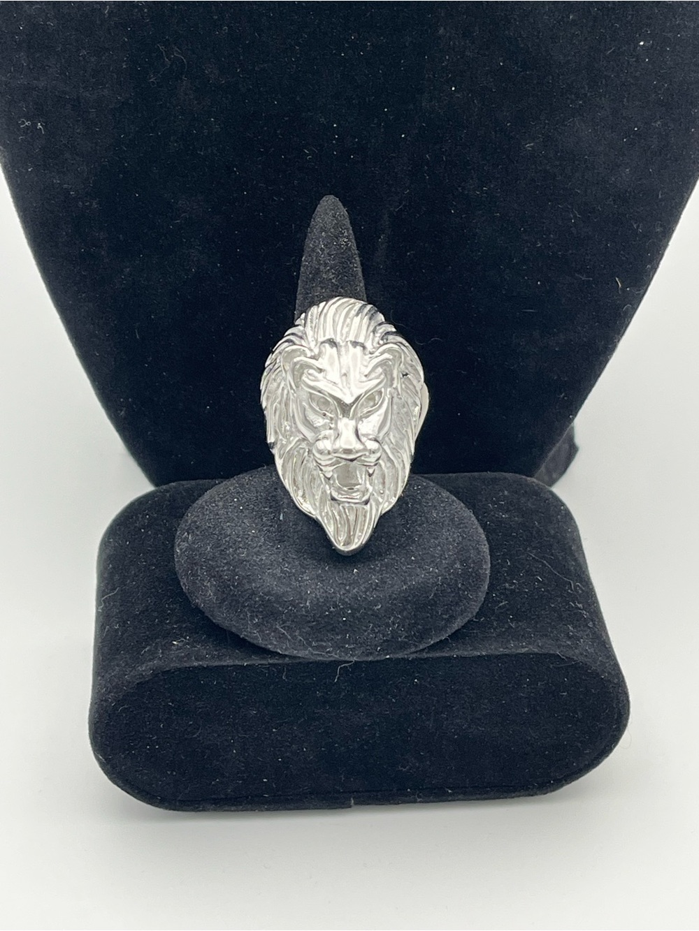 Stainless Steel Lion Head Signet Ring - Bold Statement Accessory